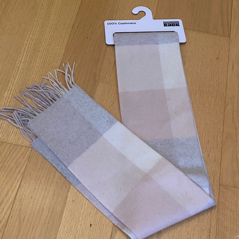 Nordstrom Rack Cashmere Scarf in Cream and Gray